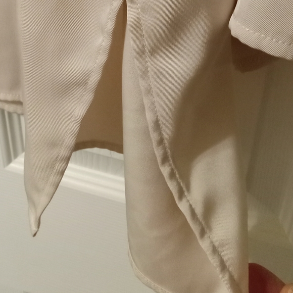 H&M TOP BLOUSE SIZE XL PULL OVER 3/4 SLEEVE RUFFLE NECKLINE - Picture 5 of 7